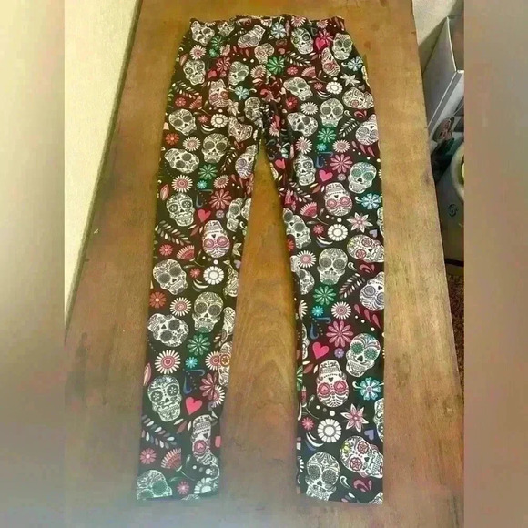 Bobbie Brooks Ladies Sugar Skull Print Super Soft Leggings‎ Sz M - Picture 4 of 7